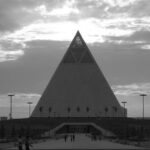 AstanaPyramide-sw